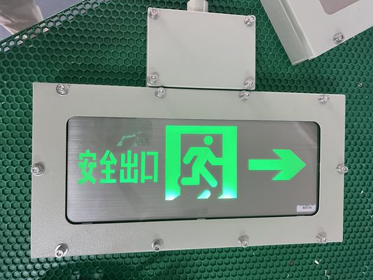 Yüksek Mukavemetli Alüminyum 50000 Saat Uzun Ömürlü Patlamaya Dayanıklı Çıkış Acil Durum Tahliye Işığı ve Şarj Edilebilir Pil