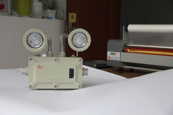 ATEX IP66 Çift Noktalı Patlamaya Dayanıklı LED Lamba Çok Fonksiyonlu Çift Kafalı Şarj Edilebilir Acil Çıkış Işığı