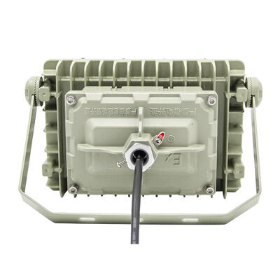 Ex Kod Ex Db IIC T6 Gb Alev geçirmez LED floodlight 50000 saatlik ömrü sunar Patlama Tehlikeli Alanlarda tasarlanmıştır