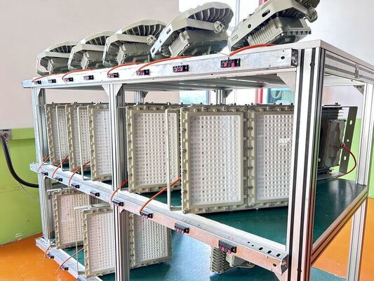 ATEX Patlamaya dayanıklı LED Projektör 1000W, Petrol ve Gaz & Gübre Projesi kullanımı için dört modül bir arada