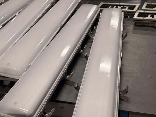 Alev geçirmez Lineer Armatür IP66 WF2 Hava Koşullarına Dayanıklılık Standardı, Ex Tb IIIC T80°C Db İşaretli Kimyasal Kompleks Alanlar İçin Aydınlatma